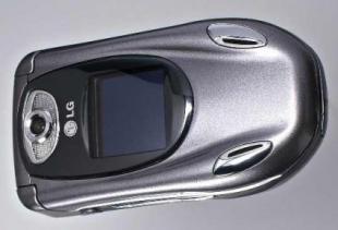 LG F3000 – телефон автомобиль