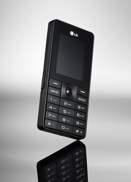 Мобильный телефон LG KG 320