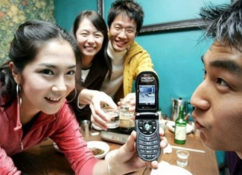 LG LP4100 – телефон реагирующий на алкоголь