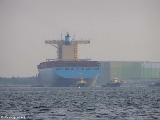  Emma Maersk - ����� �������� ������������� � ���� 