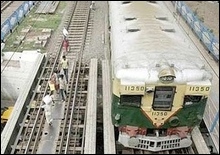 Машинист заставил пассажиров толкать поезд