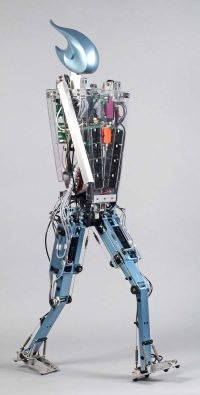 Робот ходит по-человечески
