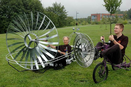 Изобретен ветряной велосипед