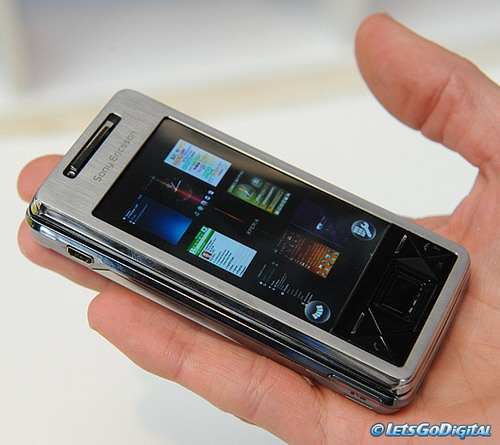 Sony Ericsson Xperia X1 поступает в продажу