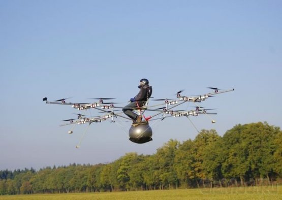 Самодельный мультикоптер e-volo поднялся в воздух