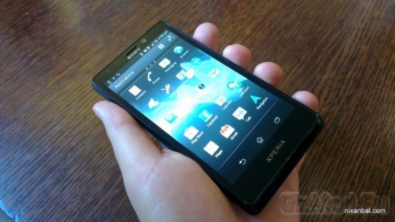 Живые фото смартфона Sony Xperia T