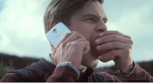 Samsung снова высмеяла iPhone в рекламе