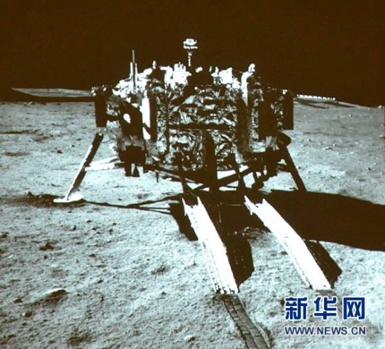 Высадка китайского "Нефритового кролика" на Луну