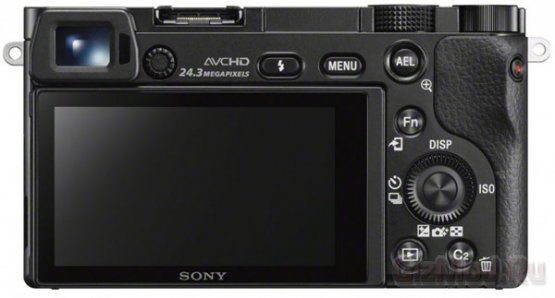Беззеркалка Sony &#945;6000 формата APS-C