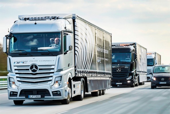 Тестирование самоуправляемых грузовиков Mercedes-Benz Actros