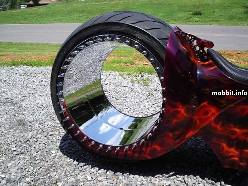 Amen Design, Hubless Monster