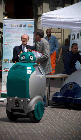 Dustbot, Робот