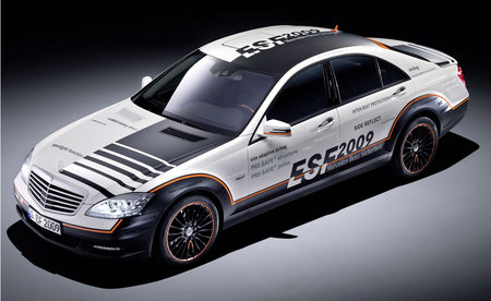 Супербезопасный автомобиль Mercedes S400 Hybrid ESF
