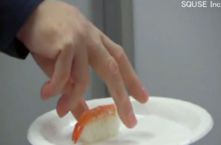 Японцы показали очень "живую" робо-руку