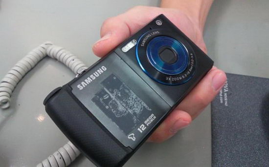 Появился снимок 12-Мп камерафона Samsung M8920