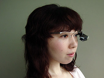 Японци засунули переводчик в очки
