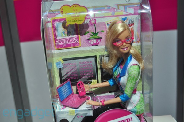 Барби стала программисткой