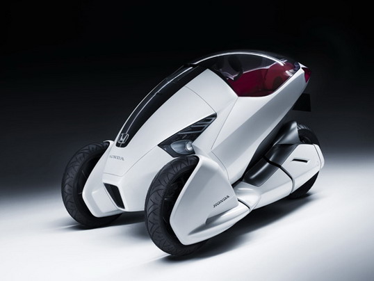 Футуристический одноместный трицикл Honda 3R-C