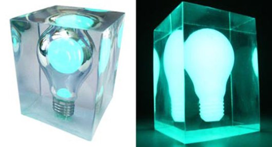 Лампа-кубик, не требующая электропитания