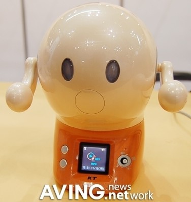 Netoy: эмоциональный домашний робот