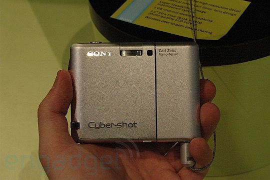 Sony G1 Cybershot - фотоаппарат с Wi-Fi и 2 Гб памяти