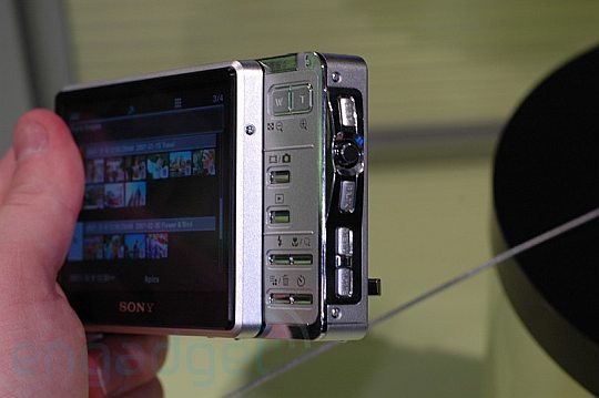 Sony G1 Cybershot - фотоаппарат с Wi-Fi и 2 Гб памяти