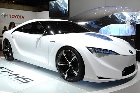 TOYOTA HYBRID CONCEPT CAR