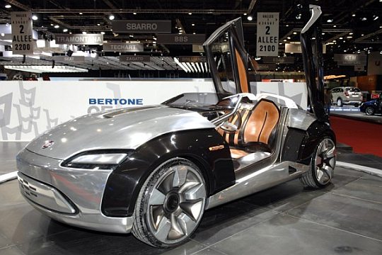 BERTONE-CONCEPT CAR