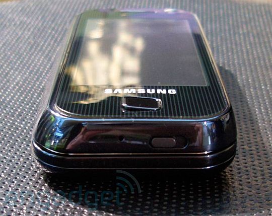 Samsung F700 – живые фото и первые впечатления