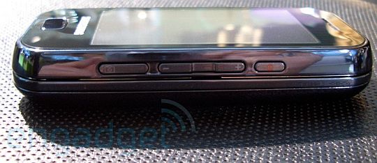 Samsung F700 – живые фото и первые впечатления