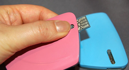 Xoomreader Micro – «самый тонкий в мире картовод»