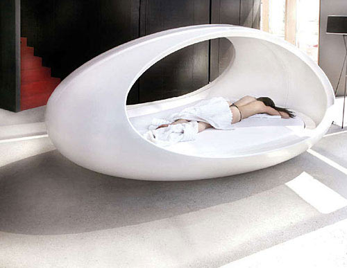 Яйцеобразная кровать
