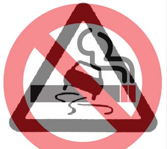 В Англии запретят курение за рулем