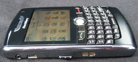 Первые «живые» фото BlackBerry 8820