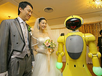 Корейцы назначили тамадой робота