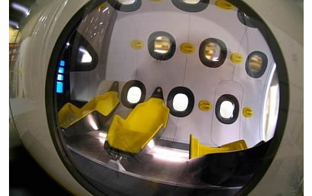 Marc Newson со своим Astrium Space Jet