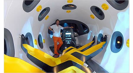 Marc Newson со своим Astrium Space Jet