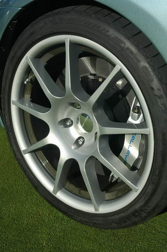 Отличный супер-кар Callaway – С16 Speedster