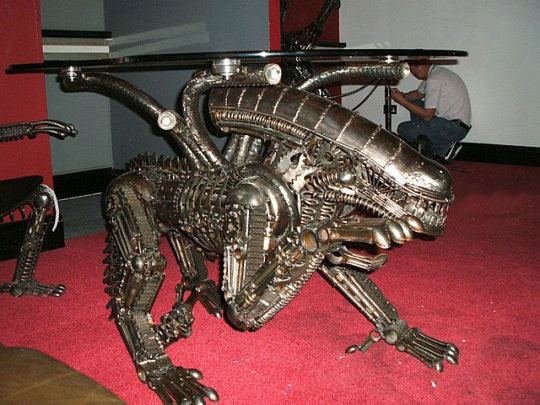 Alien Furniture – дизайнерская мебель из металлолома Alien Furniture – дизайнерская мебель из металлолома