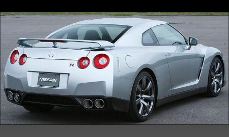 Официальные фото Nissan GT-R