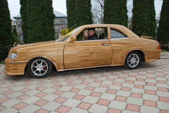 Деревянный автомобиль «made in Ukraine»