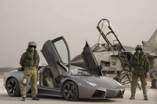 Lamborghini Reventon против истребителя Tornado