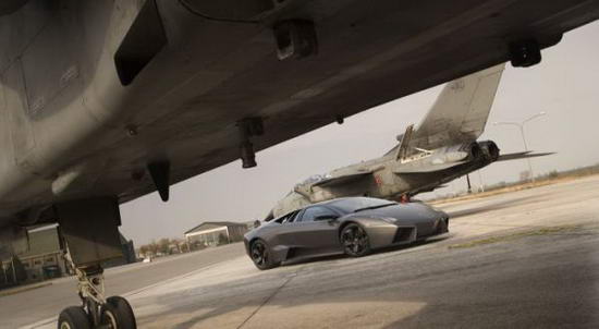 Lamborghini Reventon против истребителя Tornado