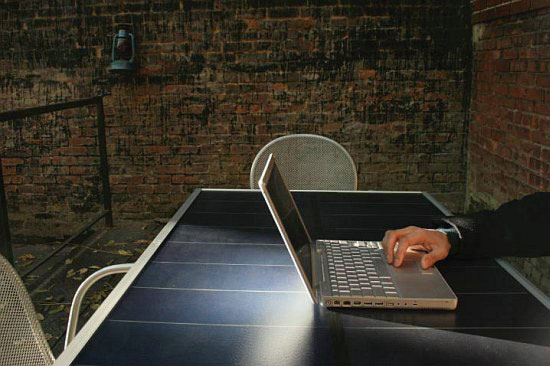 Sun Table – стол на солнечных батареях