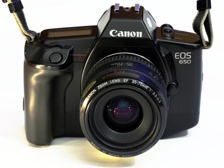 У Canon юбилей: камерам семейства EOS стукнуло 20