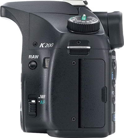 Всепогодная любительская цифрозеркалка Pentax K200D