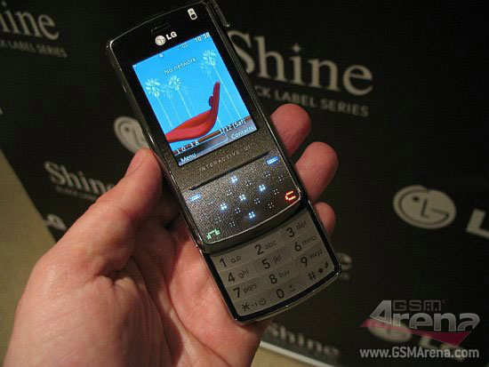 LG KF510 – новый ультратонкий стильный слайдер