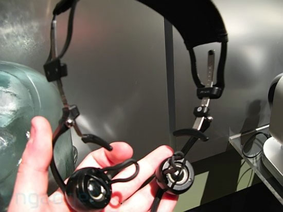 Инновационные наушники Sony PFR-V1