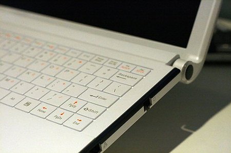 ECS G10IL — возможно очередной конкурент Eee PC