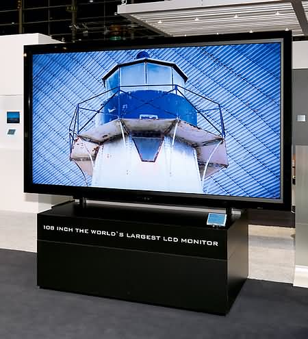 Sharp: новые ЖК-экраны с диагональю 2,75 метра
